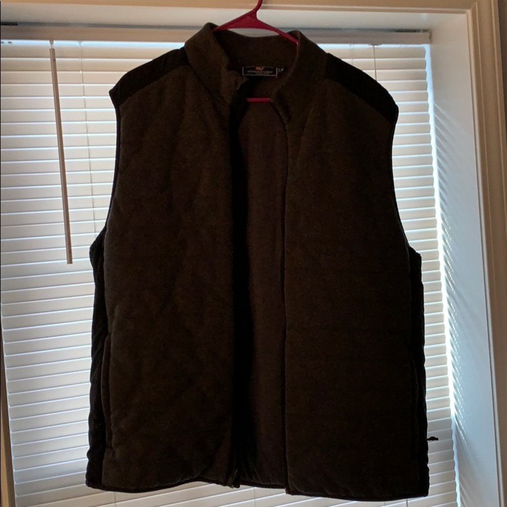 Men’s XL Vineyard Vines vest